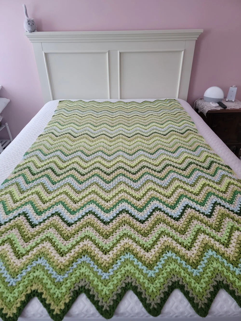 Vintage Handmade Green Chevron Crochet Throw Blanket 40x70 Grannycore Roseanne